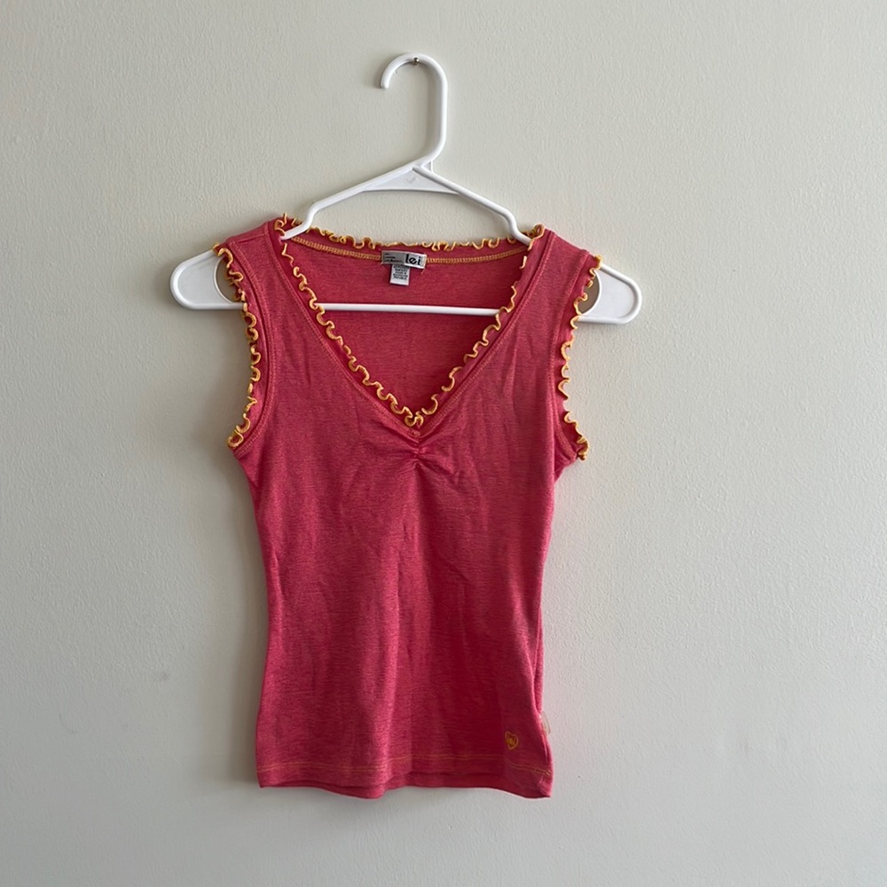 l.e.i Vintage Pink/Yellow V-Neck Tank